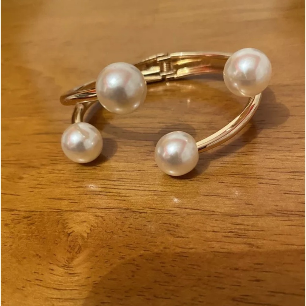 Imitation Pearl Accented Bracelet